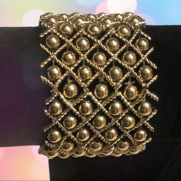 Gold stretchy bracelet  - Picture 4 of 5